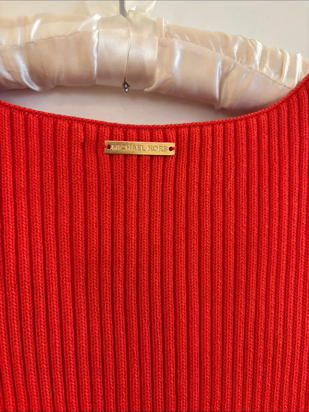 Michael Kors Red Sleeveless V‑Neck Ribbed Midi Dress